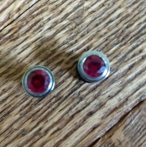 Red stone gauges - Picture 1 of 2